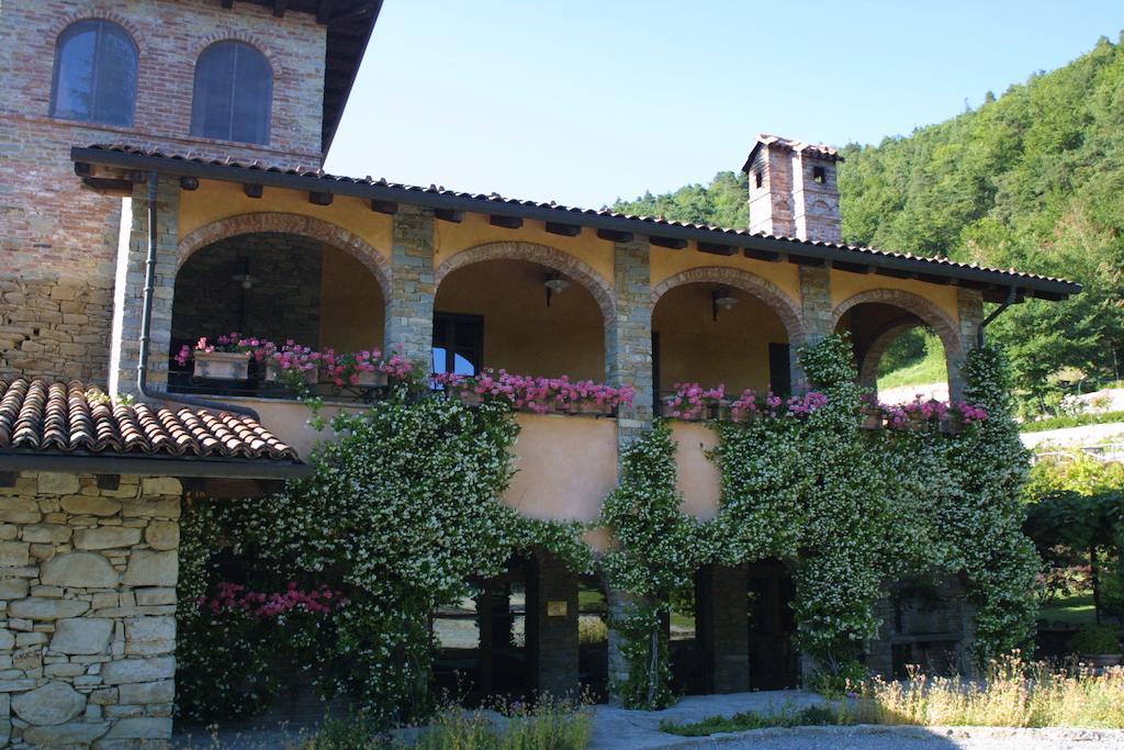 Castel Martino Villa Cortemilia Exterior photo