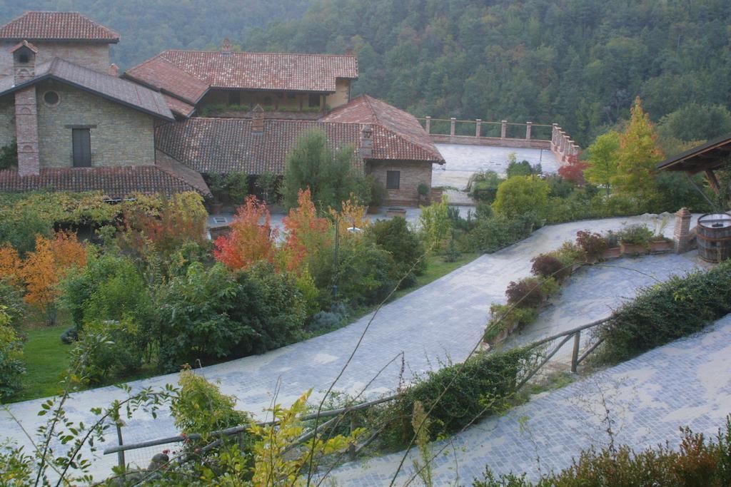 Castel Martino Villa Cortemilia Exterior photo