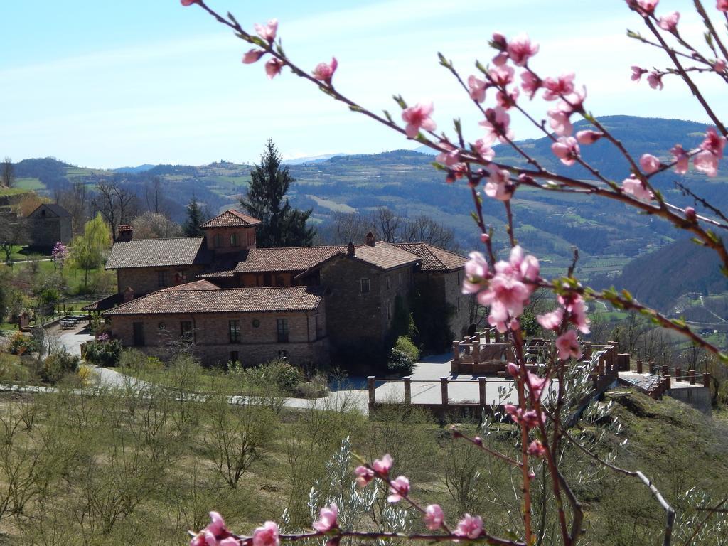 Castel Martino Villa Cortemilia Exterior photo